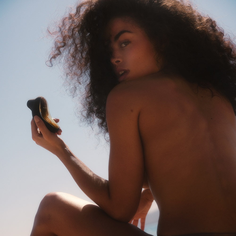 LELO SONA Cruise Clitoral Massager Cerise